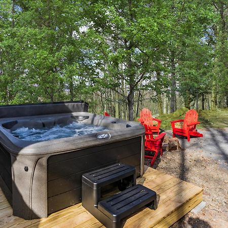 Amazing Views, Hot Tub, Fire Pit, Deck & Fireplace Inwood エクステリア 写真