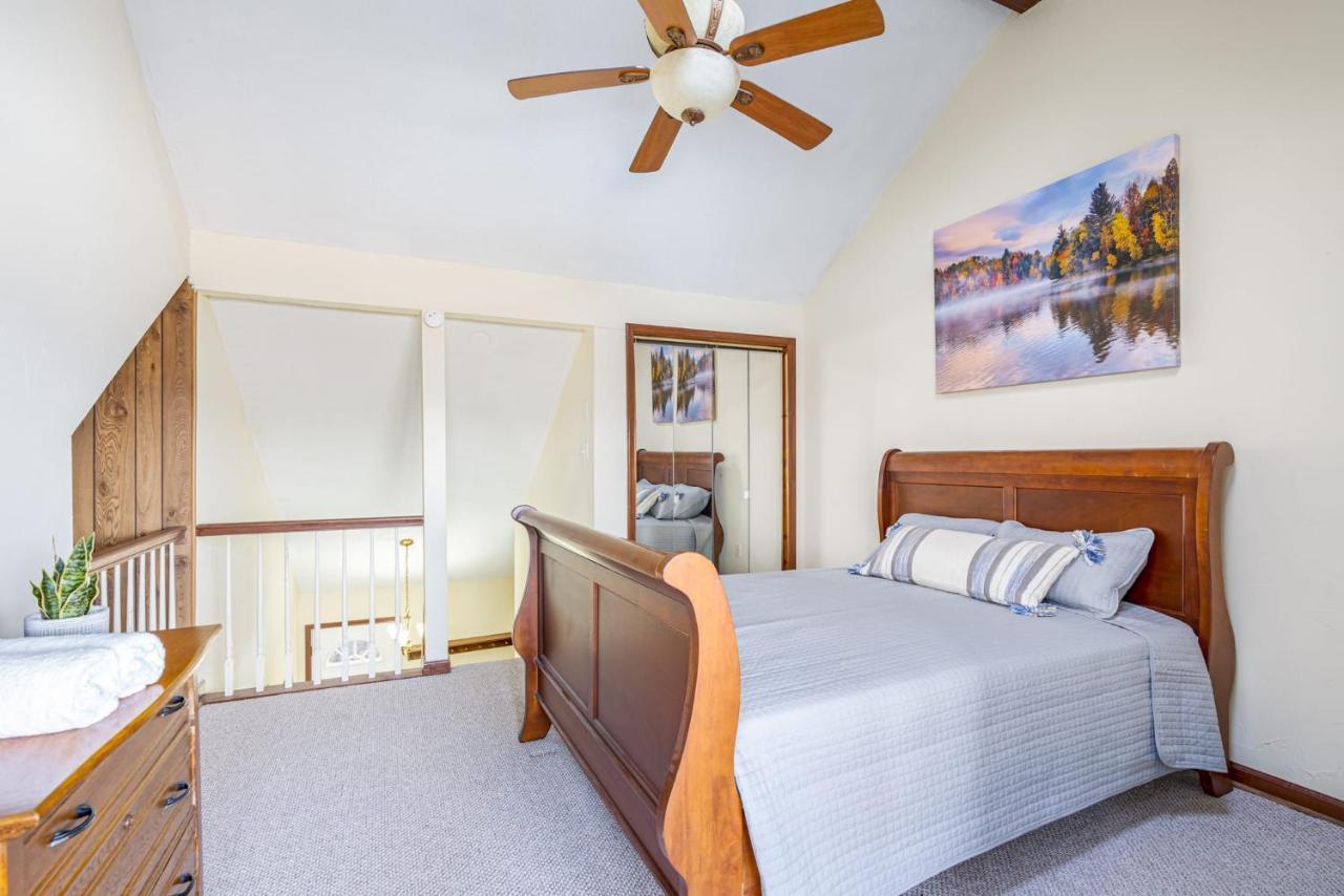 Amazing Views, Hot Tub, Fire Pit, Deck & Fireplace Inwood エクステリア 写真
