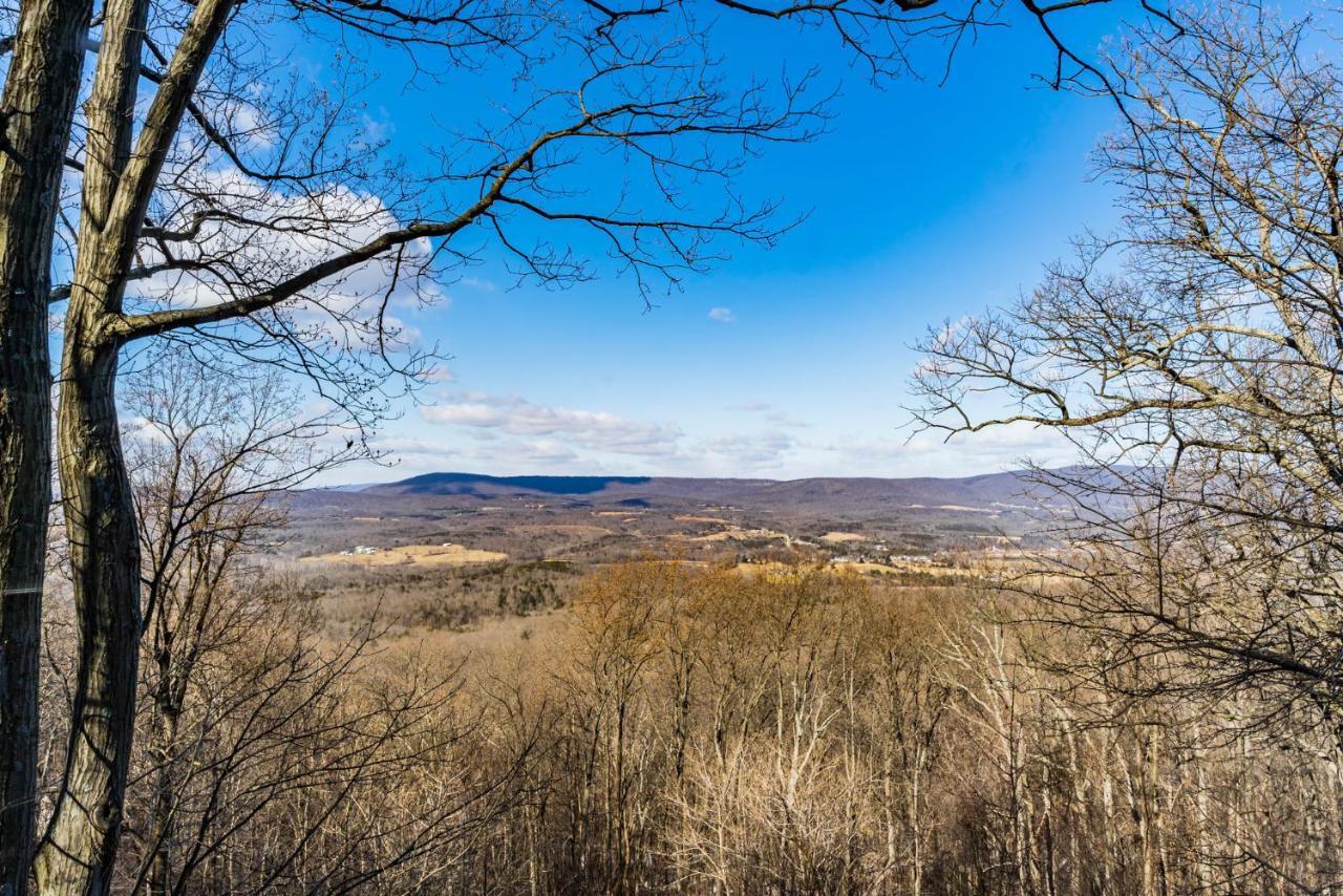 Amazing Views, Hot Tub, Fire Pit, Deck & Fireplace Inwood エクステリア 写真