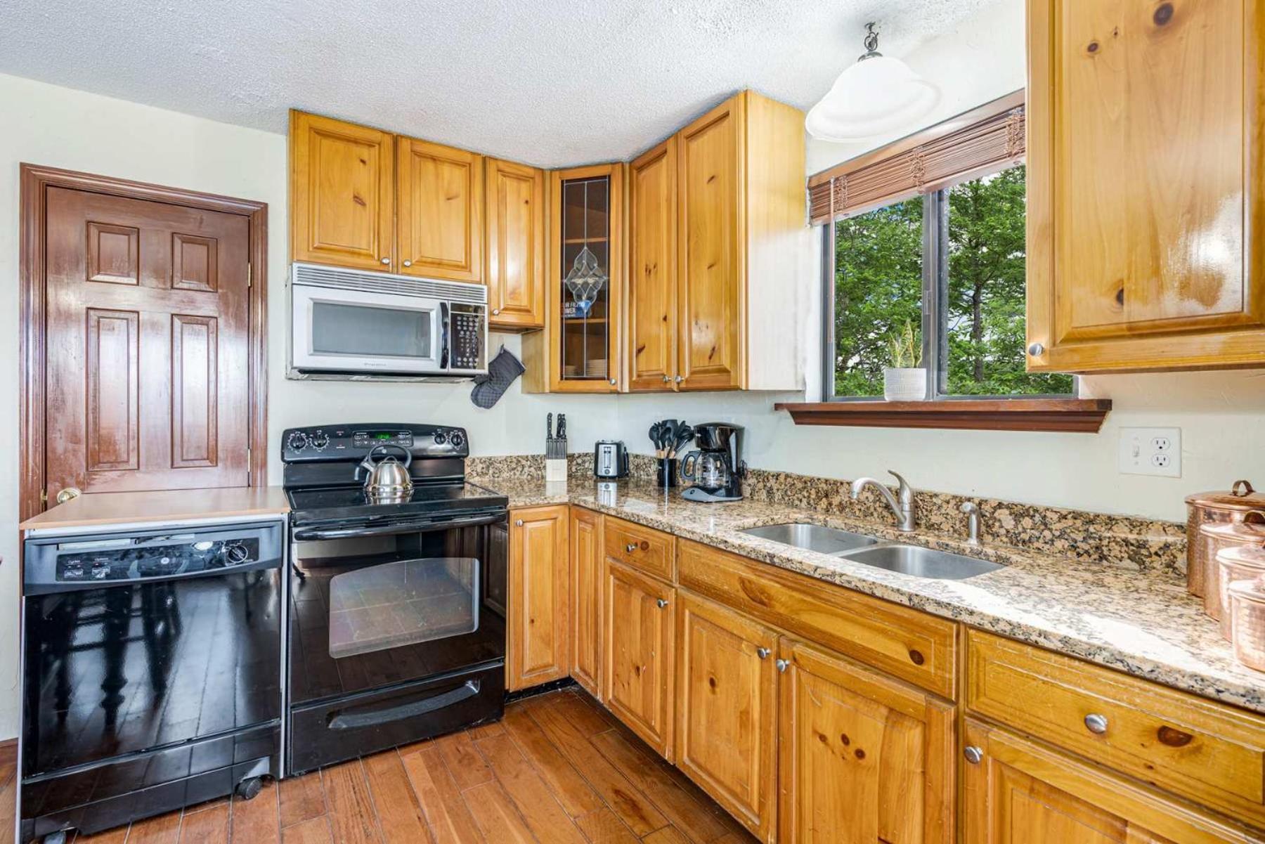 Amazing Views, Hot Tub, Fire Pit, Deck & Fireplace Inwood エクステリア 写真