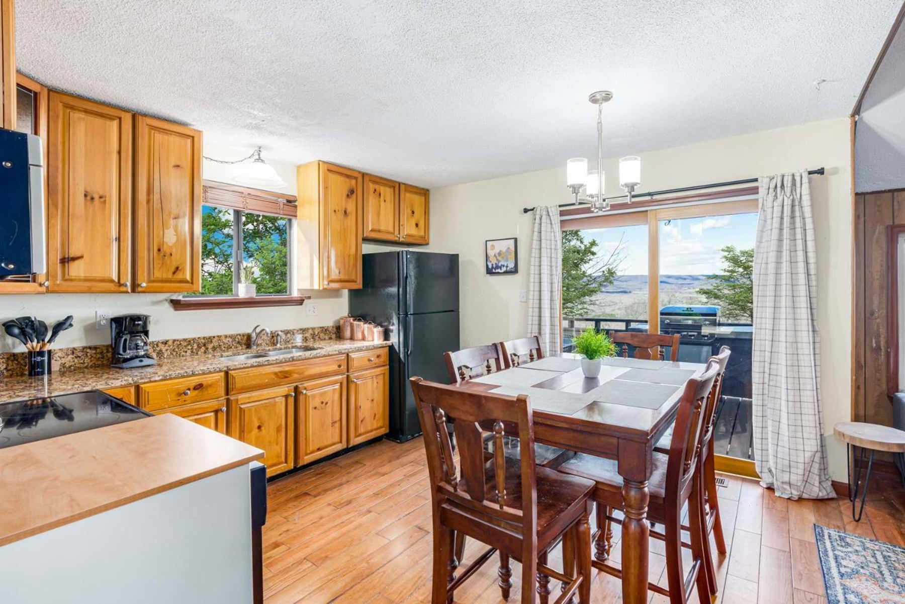 Amazing Views, Hot Tub, Fire Pit, Deck & Fireplace Inwood エクステリア 写真